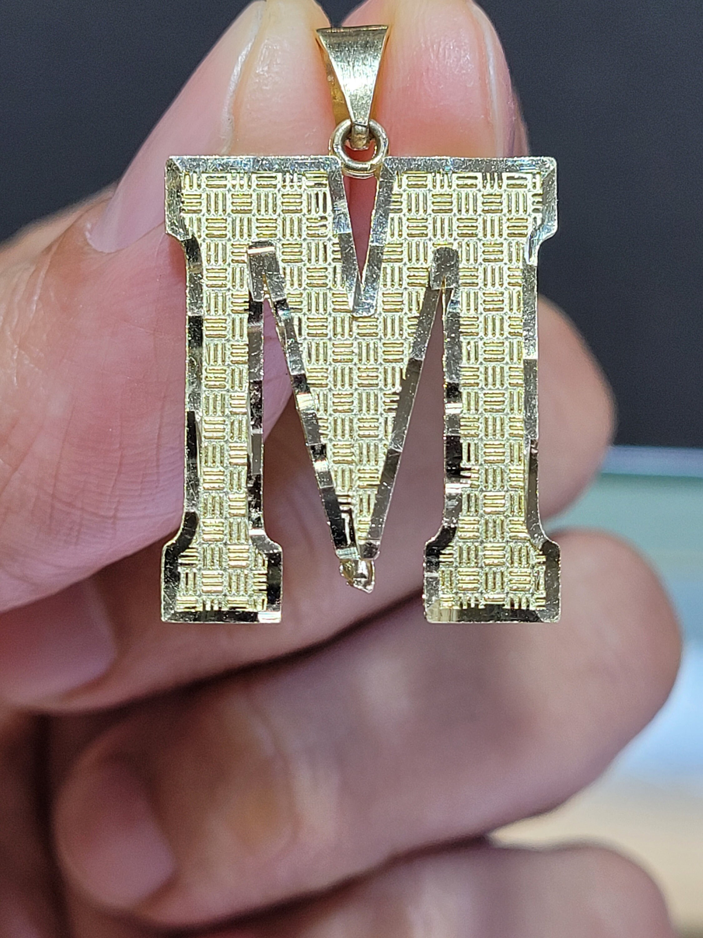 9ct Gold Two Tone 22mm Diamond-cut Initial M Circle Pendant