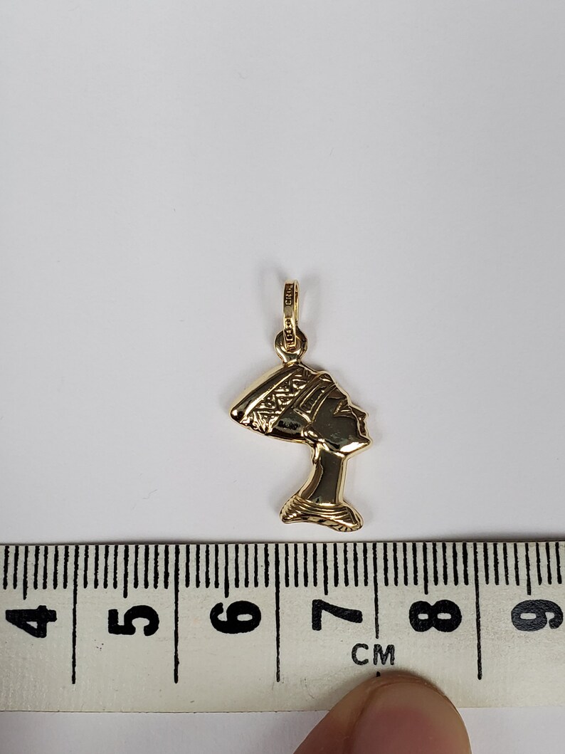 14k Solid Gold Italian Egyptian Queen Nefertiti Pendant image 5