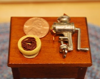 Miniature /"Clare-Bell Brass Works/" Aluminum Pie Plate DOLLHOUSE 1:12