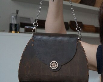 Wooden bag with silver chain