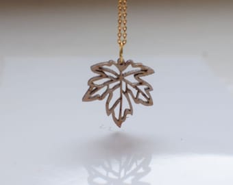Wooden leaf necklace, charm pendant, minimal, autumn look, perfect gift idea, delicate jewelry, nature
