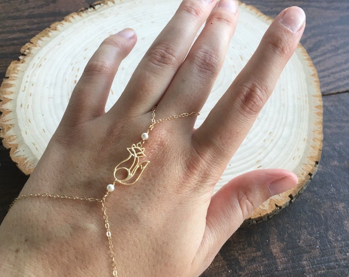 Cute fox bracelet.  Dainty gold bracelet with magnetic clasp. This magnetic bracelet is the perfect fox jewelry or cottagecore jewelry gift.