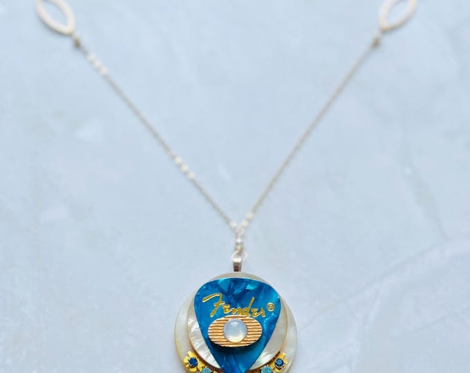 Button Guitar Pick Necklace. Boho Charm Jewelry. Vintage repurposed necklace. Music necklace for musicians, piano teacher gift or piano gift