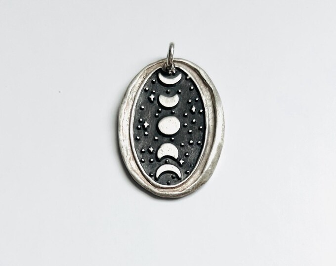 Moon phase pendant & moon phase necklace. Gorgeous dainty star necklace that is the perfect as a moon goddess or moon child gift