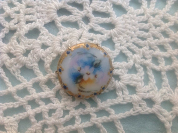 Victorian Handpainted Floral Brooch - image 4