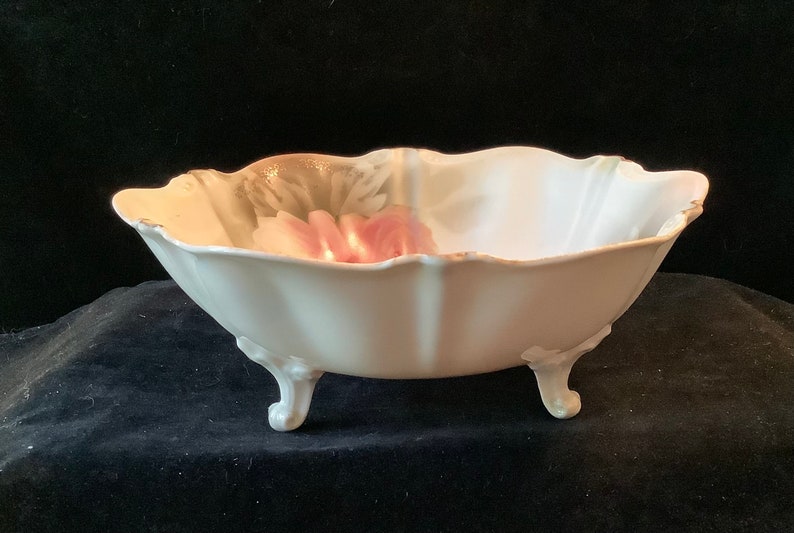 RS Prussia Bowl Pink and White Roses Gray and Cream Background Tri