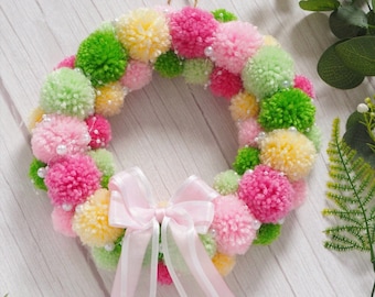 Couronne de pompon de printemps - couronne de printemps - couronne de vacances - décor à la maison - pendaison de mur