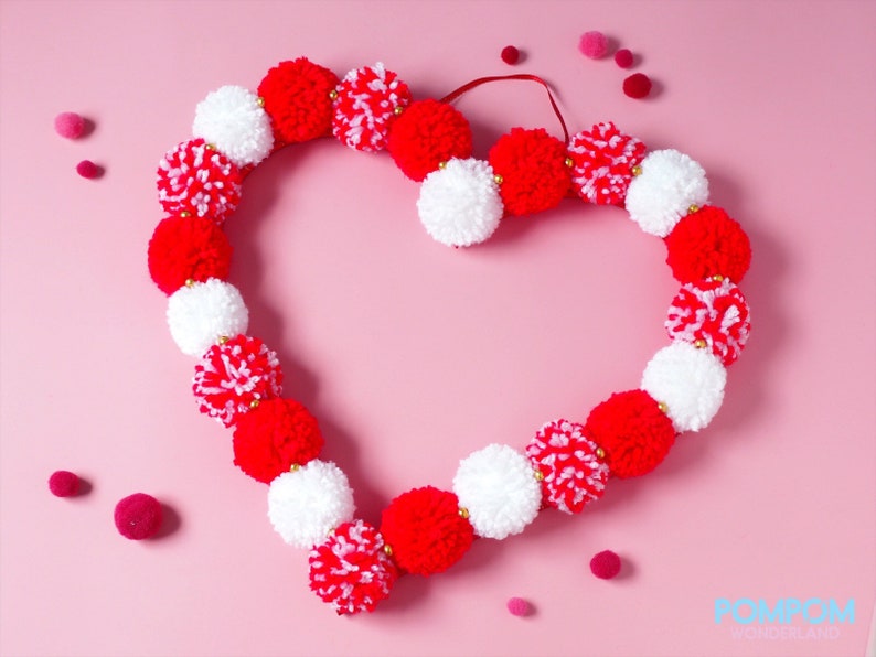 PompomWonderland Heart Wall Hanging