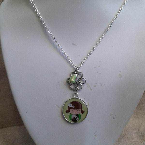 collier enfant "petite fille et fleur"