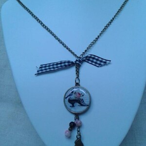 Nice retro shoe cabochon necklace