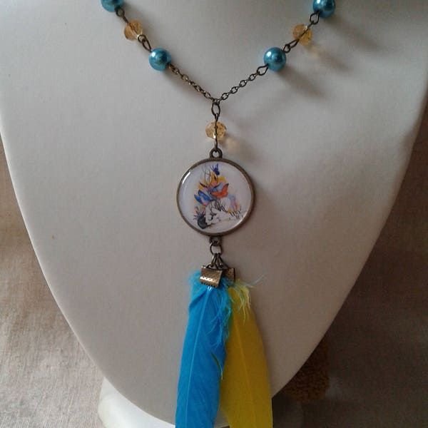 collier "femme et plumes"