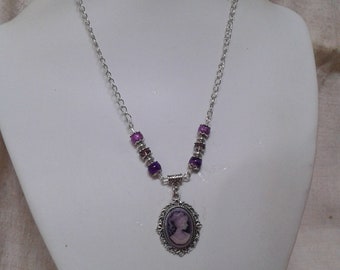 neck collar "purple cameo"