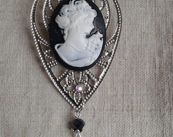 &quot;black and white cameo&quot; brooch