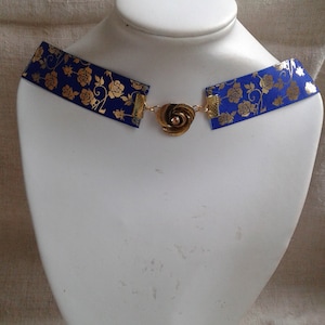 necklace "blue ribbon and golden flower"