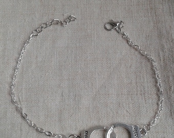 ankle chain &quot;handcuffs&quot;