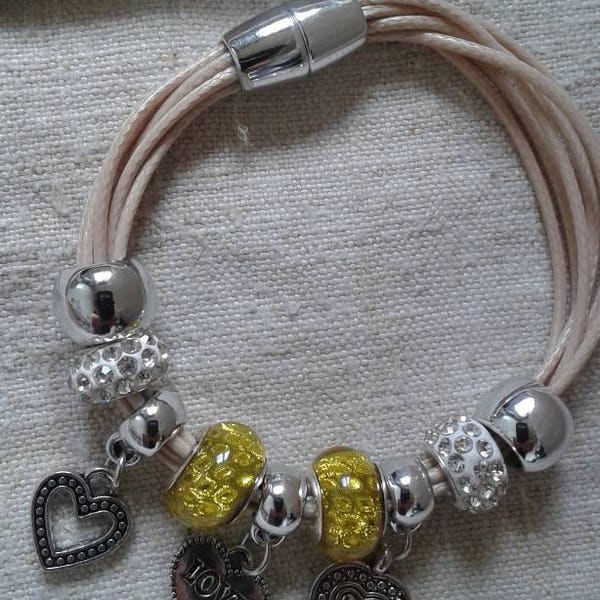 bracelet "cordons et perles pandoras jaunes et blanches"