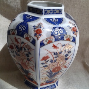 vase, floral motifs, porcelain
