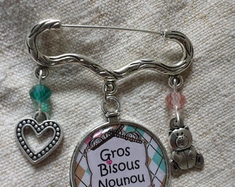 boite et broche "gros bisous nounou"