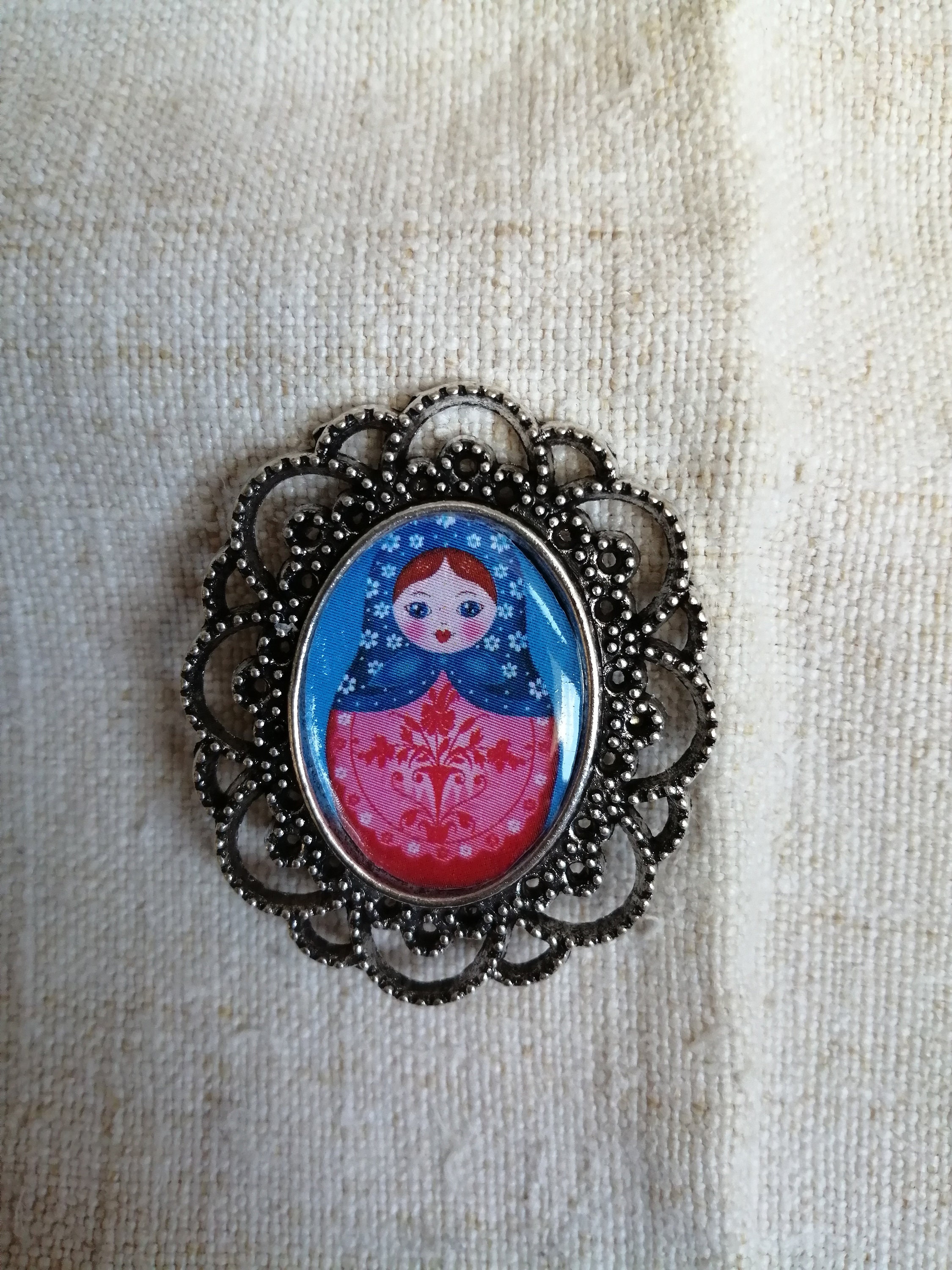 Broche poupée russe - Matriochka T1792 : Artisanat russe sur notre