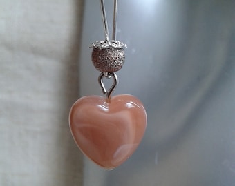 boucles d'oreilles dormeuses "coeur marron"