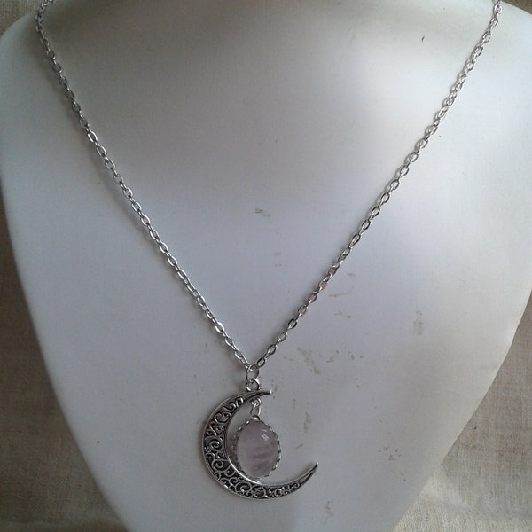 collier "croissant de lune et quartz rose"