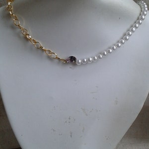 necklace flush with the neck &quot;chain big links and white pearls&quot;