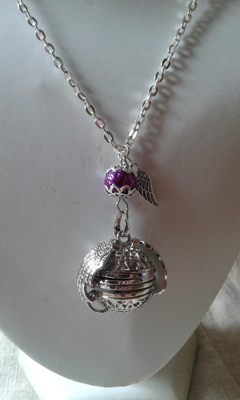 necklace silver-door medallion