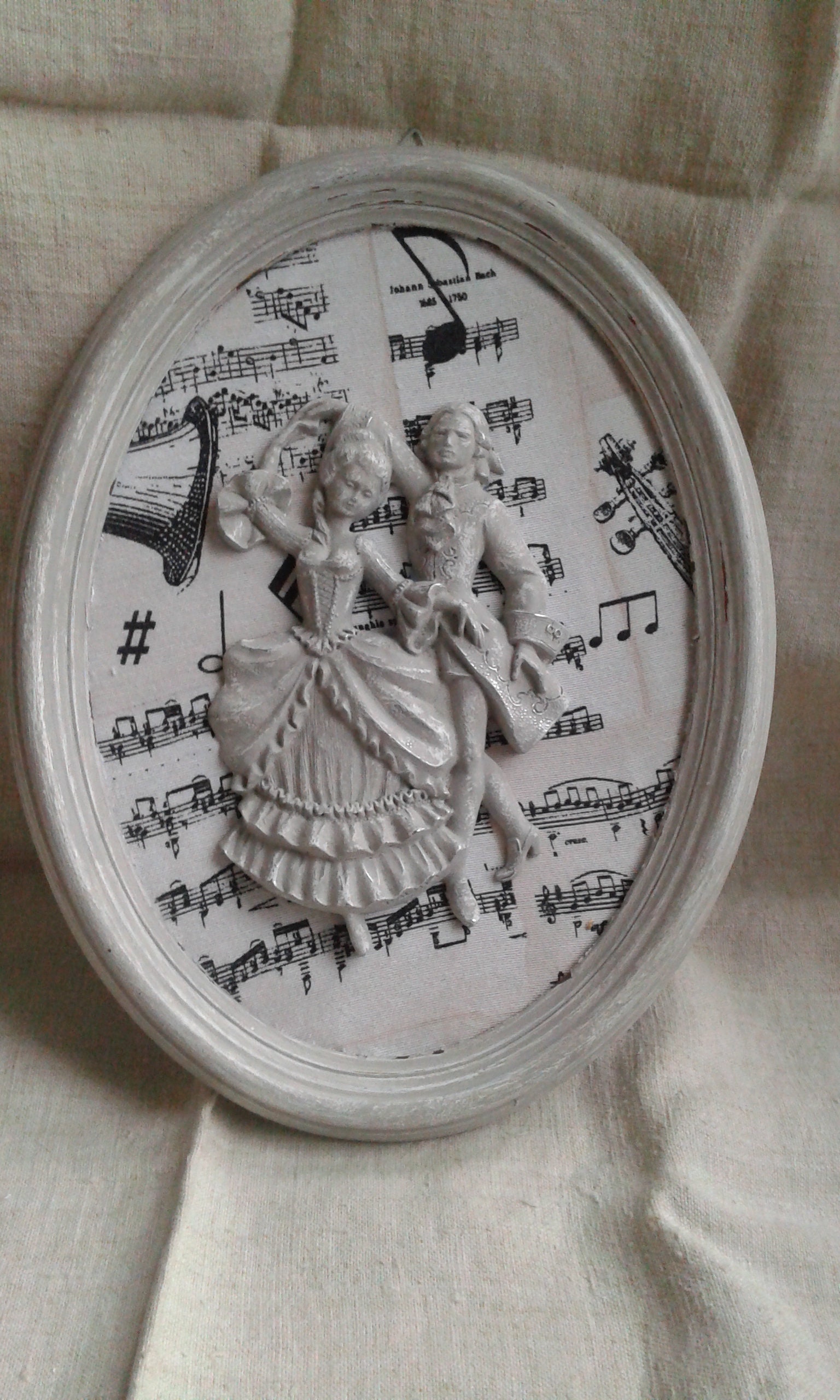 Cadre Couple de Danseurs Patiné Soie Grège et Blanc