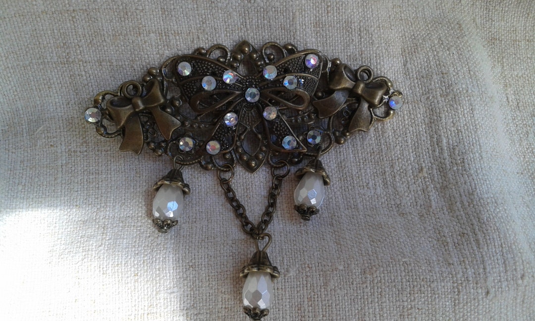 Broche Strass Noeud Papillon - Environ 3x5 Cm - Neuve De Stock, Jamais Portée