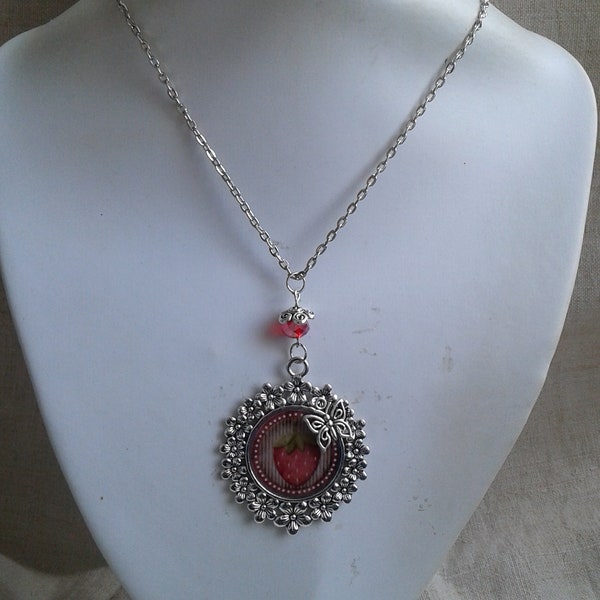 collier "fraise et papillon"