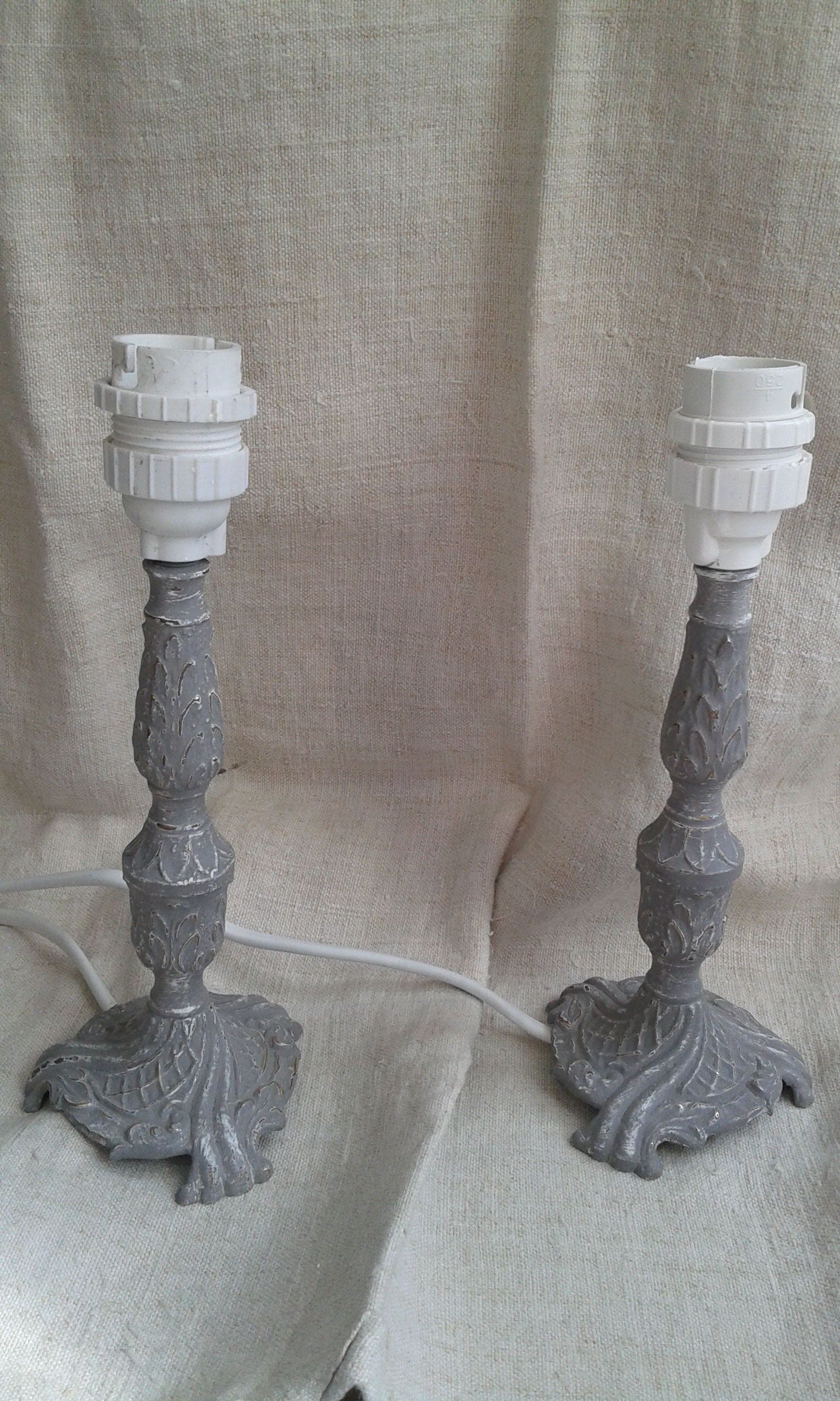 Lot de 2 Pieds Lampe Patinés Blanc et Feutrine