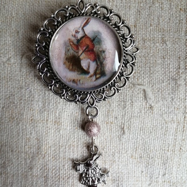 broche "Alice aux pays des merveilles"