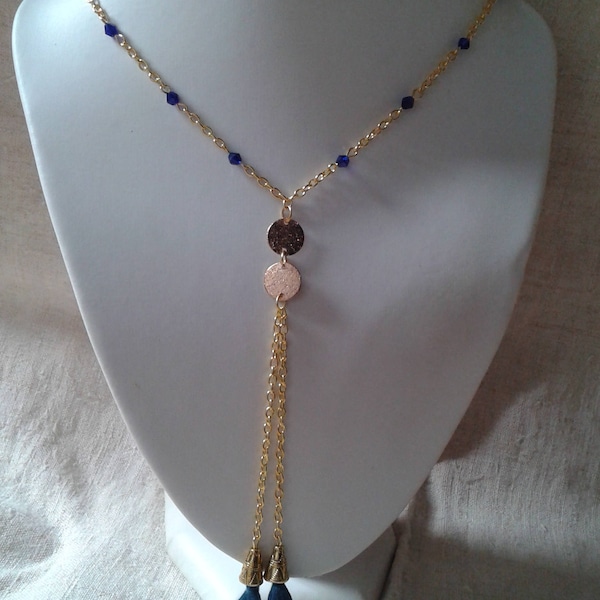 collier "perles et pompons bleus"