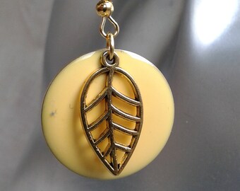 boucles d'oreilles "rond jaune et feuille"