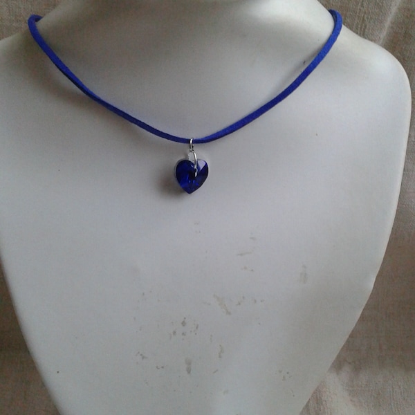 collier ras de cou "coeur bleu"