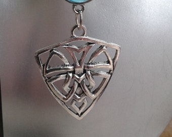 pendientes "Nudo celta y cabujón azul"