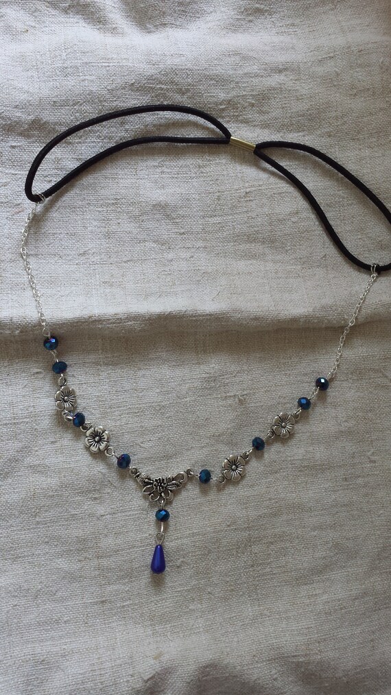 flowers and Blue Beads display picture 2