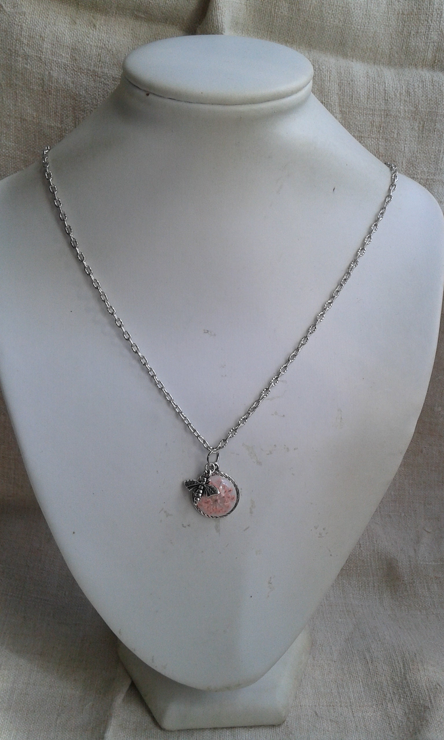 Collier fleuri en hortensia blanc stabilisé