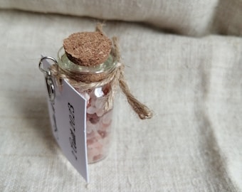 guest gift, set of 10 small bottles with heart and Himalayan pink bath salt