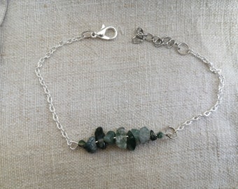 bracelet "irregular green pearls"