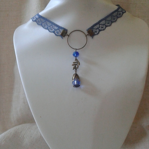 collier ras de cou "dentelle bleu gris et perles"