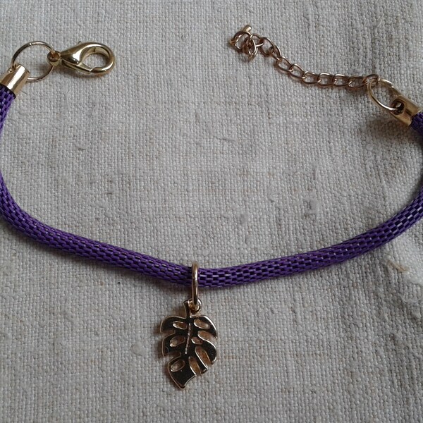 bracelet "cordon violet et feuille"