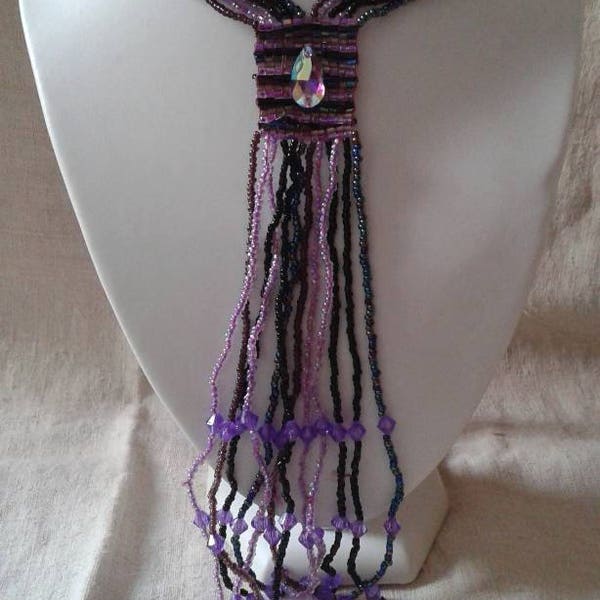 collier sautoir "cravate perles noires et violettes"