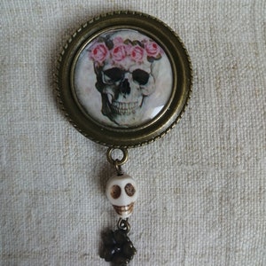Broche Vintage Crâne Avec Couronne - Métal Doré - Thème Gothique/rock - Occasion Bon état - Sans Marque
