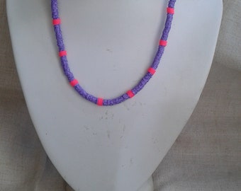 collier ras de cou "perles Heishi violettes et oranges"