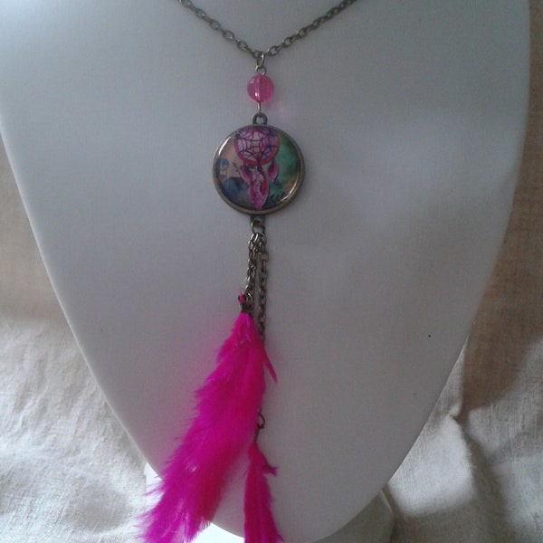 collier "attrape rêves et plumes fuchsias"