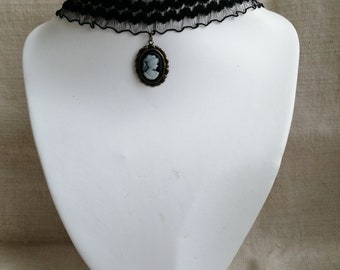 collier ras de cou "dentelle noire et camée"