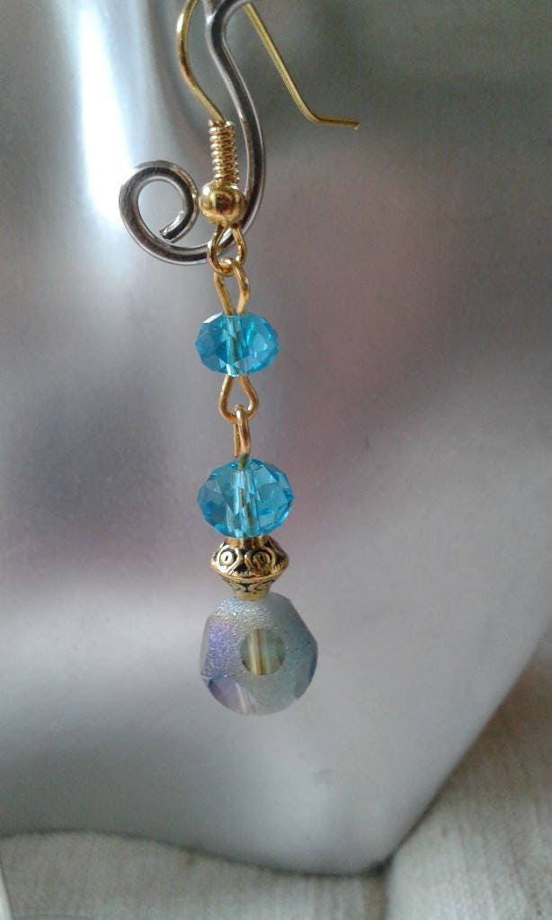 Boucles D'oreilles Anciennes En Perles Et Cristal à Facettes – Style Pendantes, Occasion