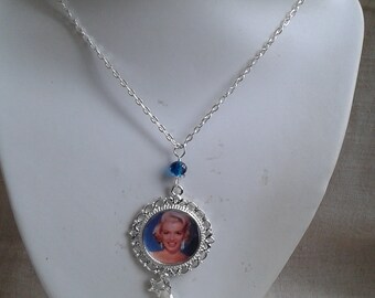 collier "Maryline Monroe"