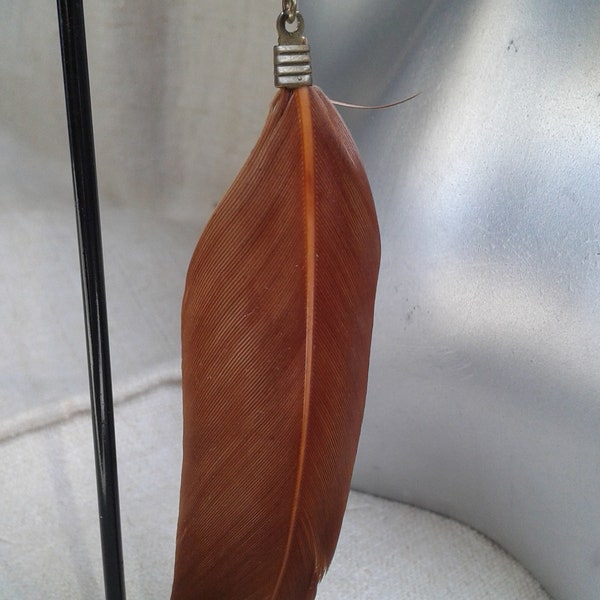 boucles d'oreilles "jolie plume marron"